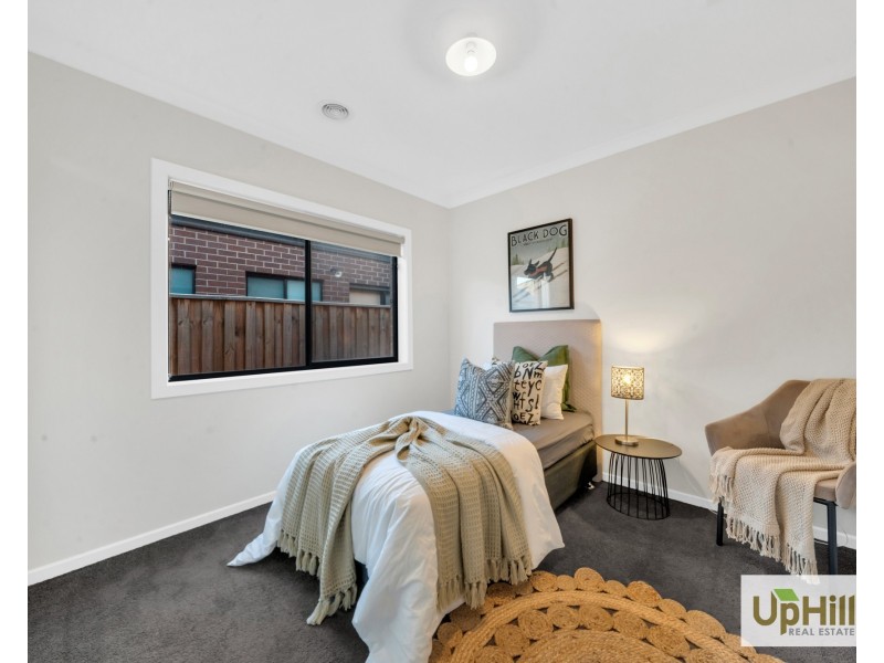 28 Carradale Road, Clyde North VIC 3978