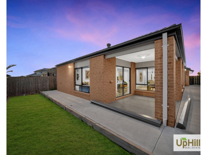 28 Carradale Road, Clyde North VIC 3978