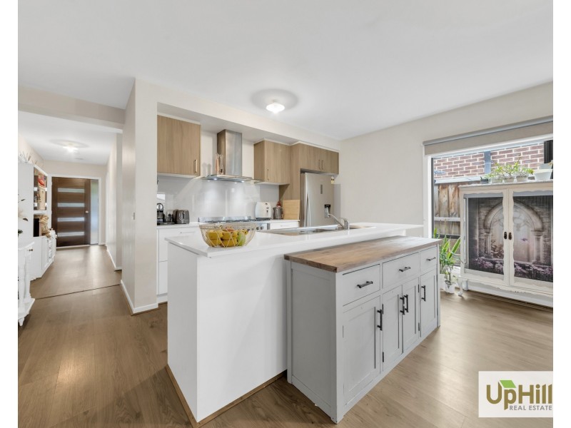 85 Castillo Avenue, Clyde North VIC 3978