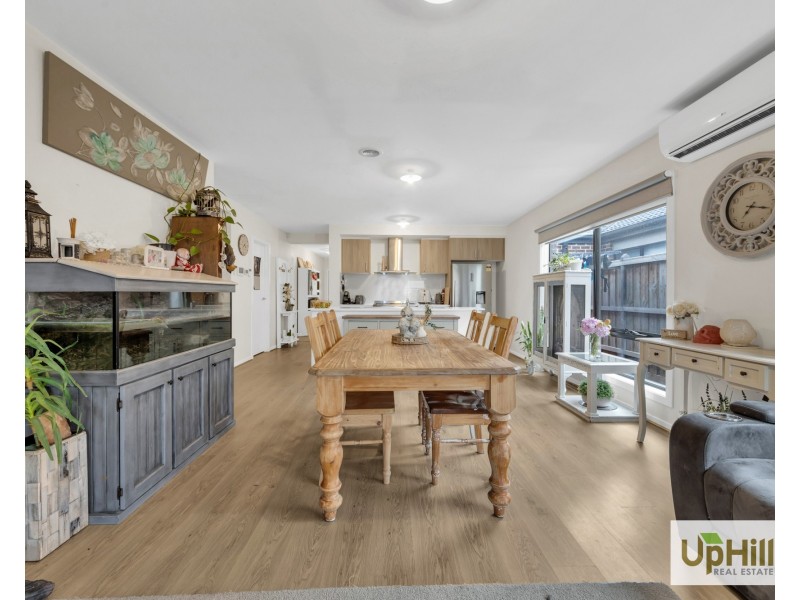 85 Castillo Avenue, Clyde North VIC 3978