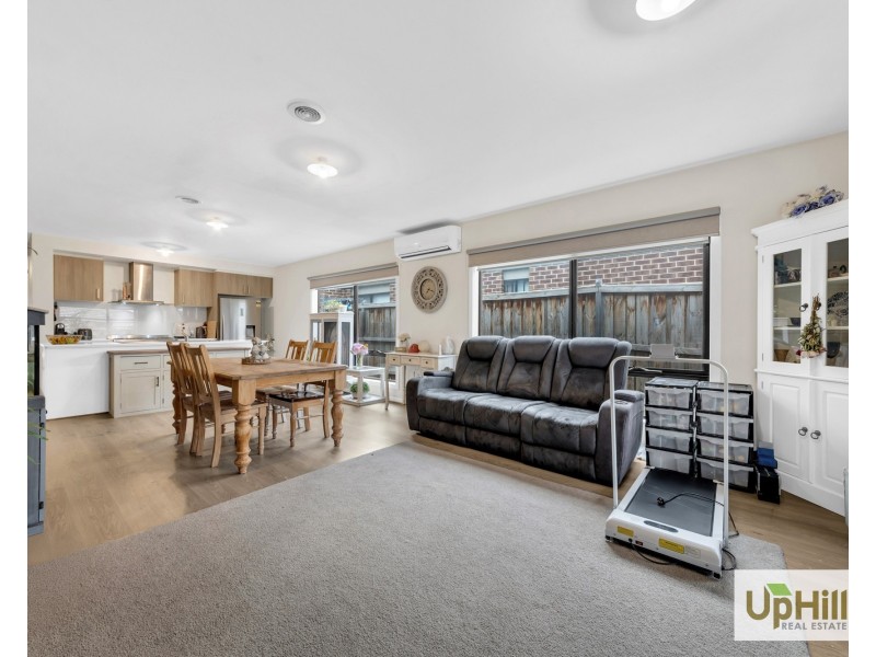 85 Castillo Avenue, Clyde North VIC 3978