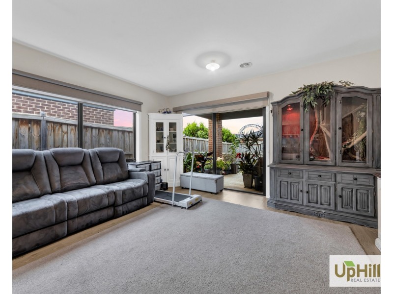 85 Castillo Avenue, Clyde North VIC 3978