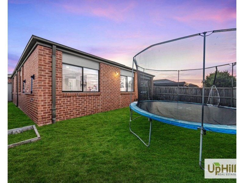 85 Castillo Avenue, Clyde North VIC 3978