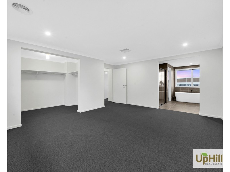 22 Newbolt Parade, Clyde North VIC 3978