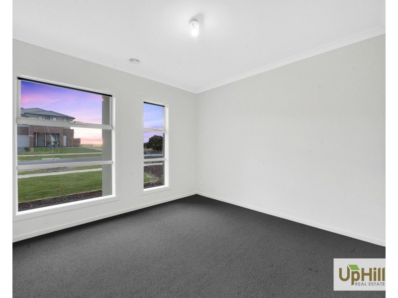 22 Newbolt Parade, Clyde North VIC 3978