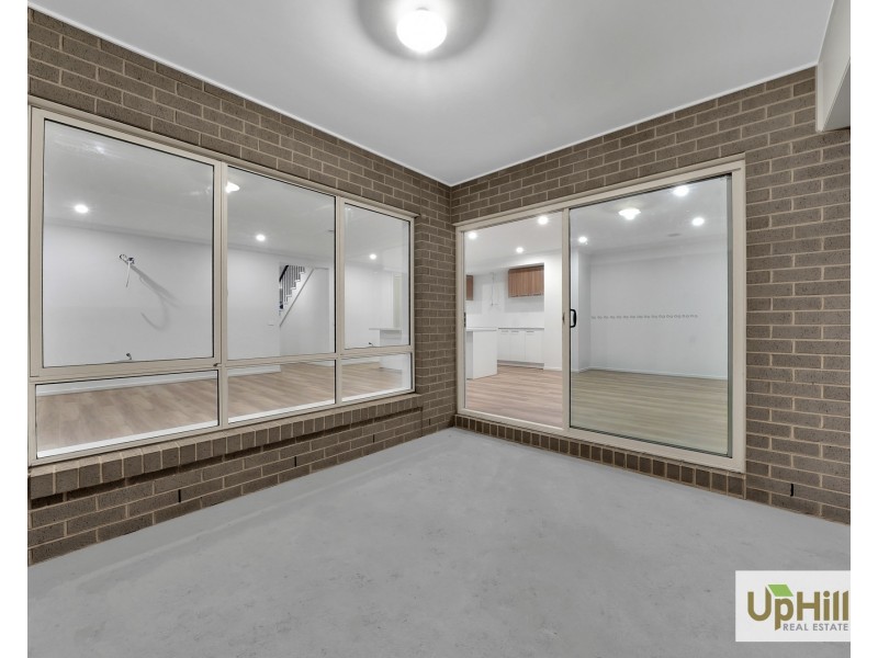 22 Newbolt Parade, Clyde North VIC 3978