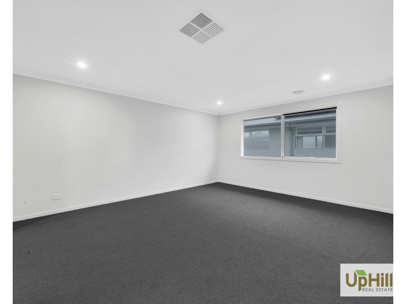 22 Newbolt Parade, Clyde North VIC 3978