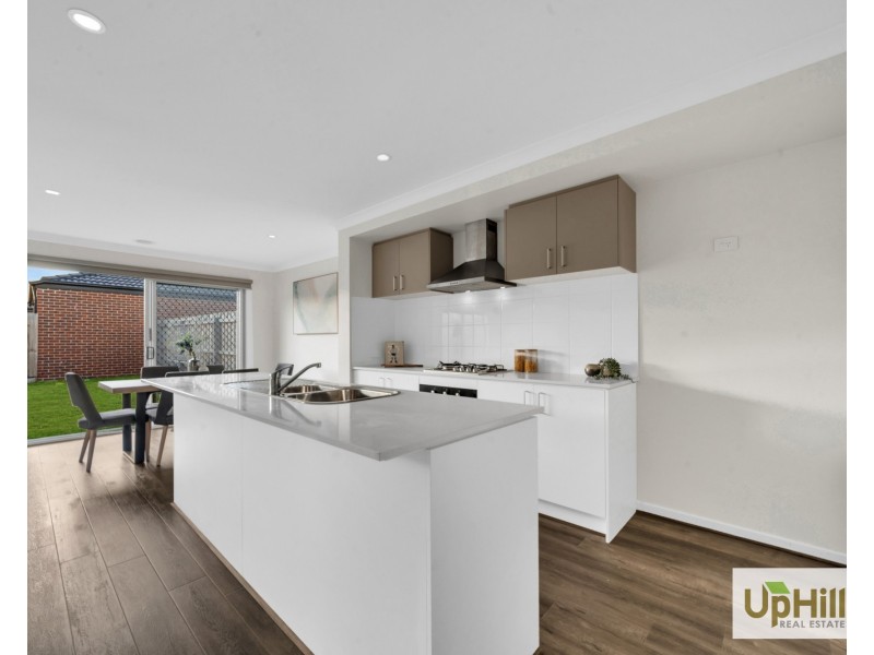 43 Melaan Way, Clyde North VIC 3978