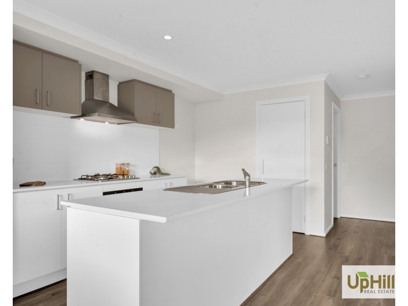 43 Melaan Way, Clyde North VIC 3978