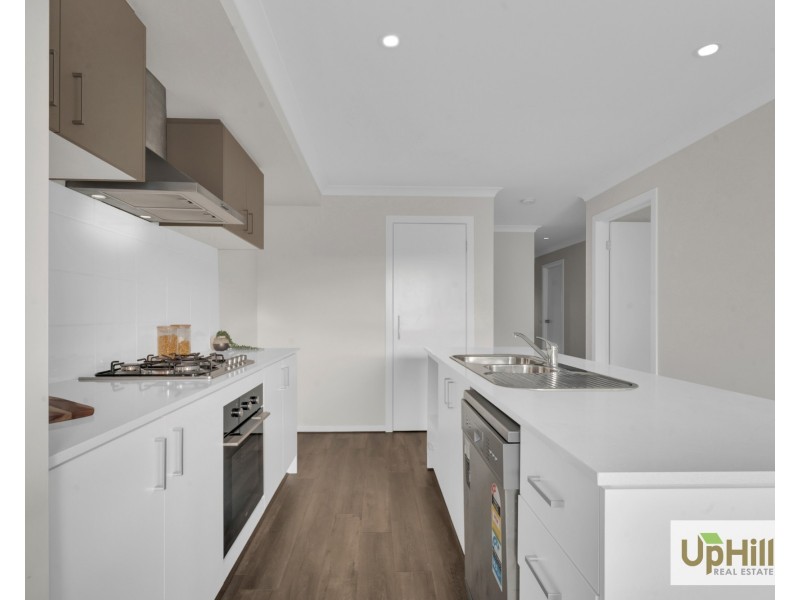 43 Melaan Way, Clyde North VIC 3978