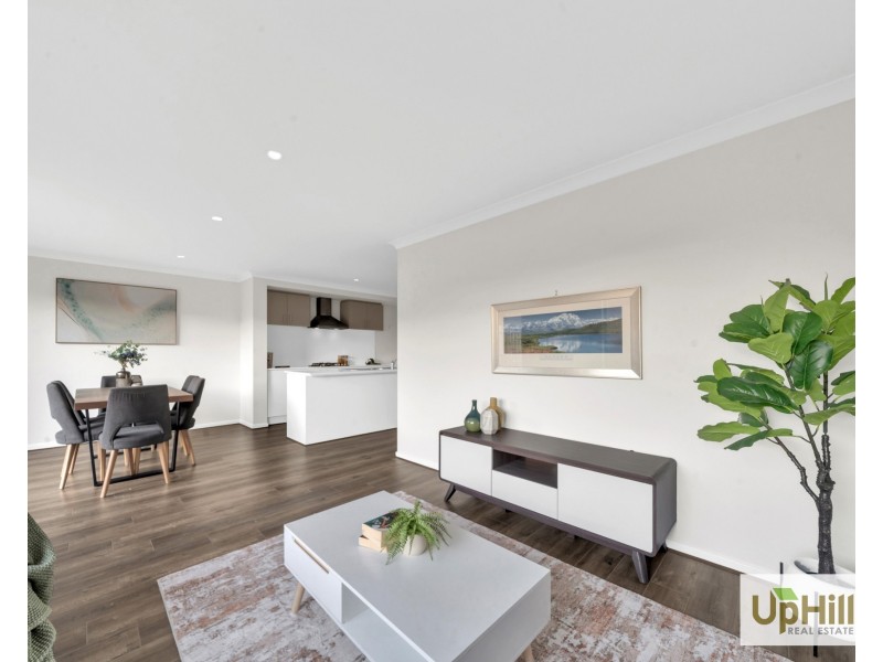 43 Melaan Way, Clyde North VIC 3978