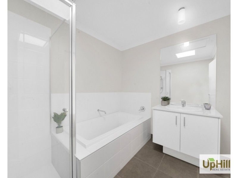 43 Melaan Way, Clyde North VIC 3978