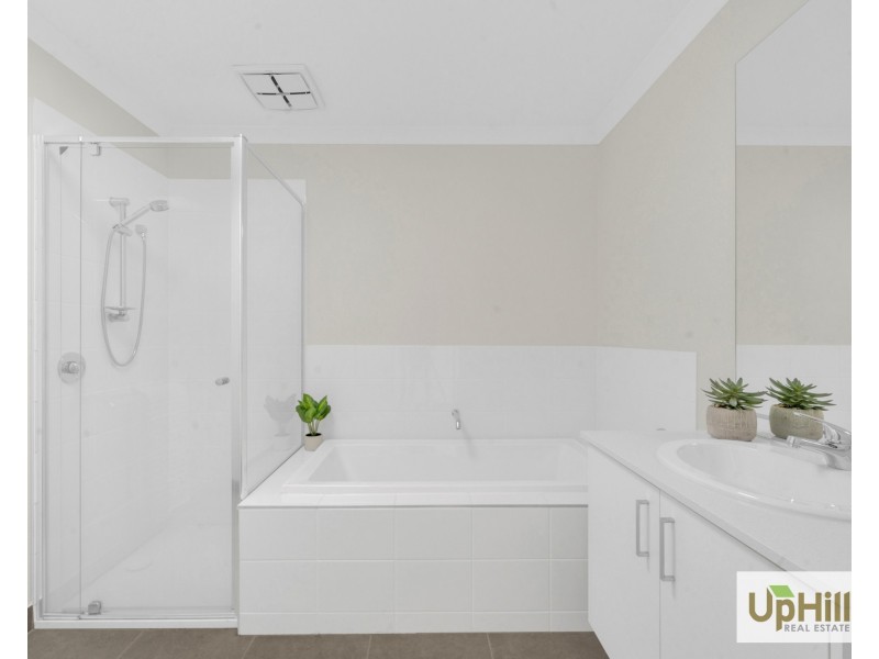 43 Melaan Way, Clyde North VIC 3978