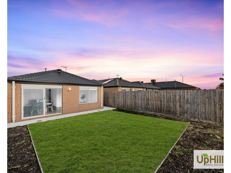 43 Melaan Way, Clyde North VIC 3978