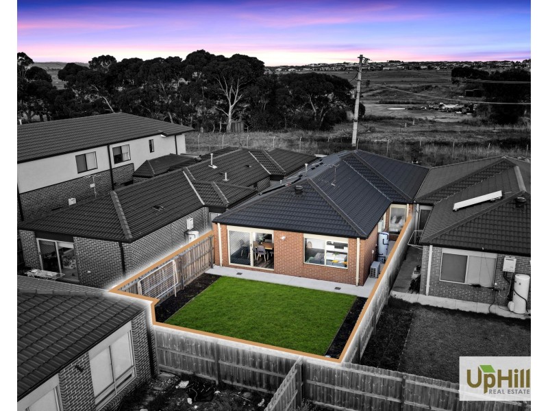 43 Melaan Way, Clyde North VIC 3978