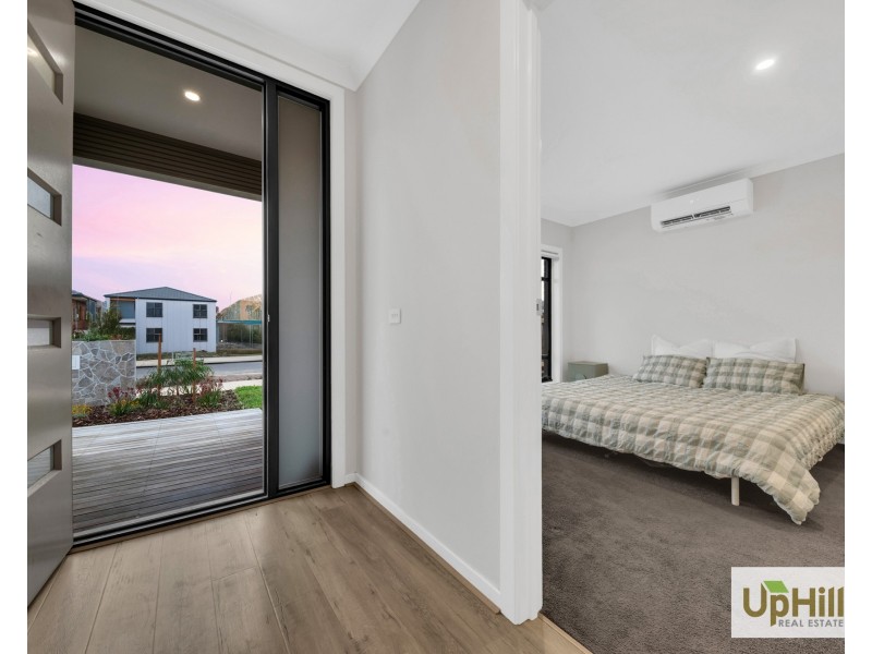 31 Marquess Crescent, Clyde North VIC 3978