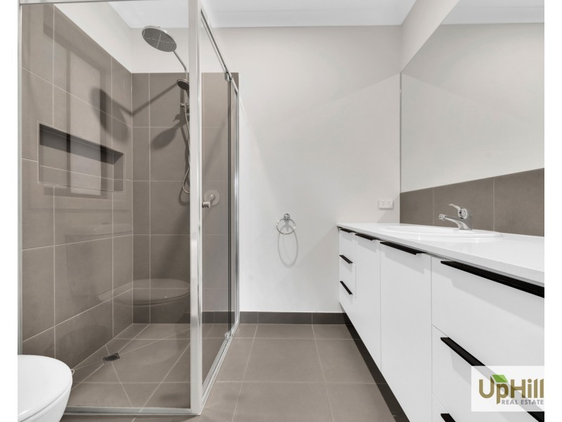 31 Marquess Crescent, Clyde North VIC 3978