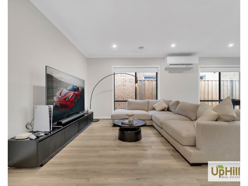 31 Marquess Crescent, Clyde North VIC 3978