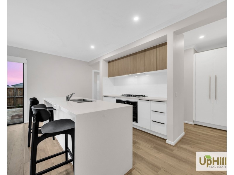 31 Marquess Crescent, Clyde North VIC 3978