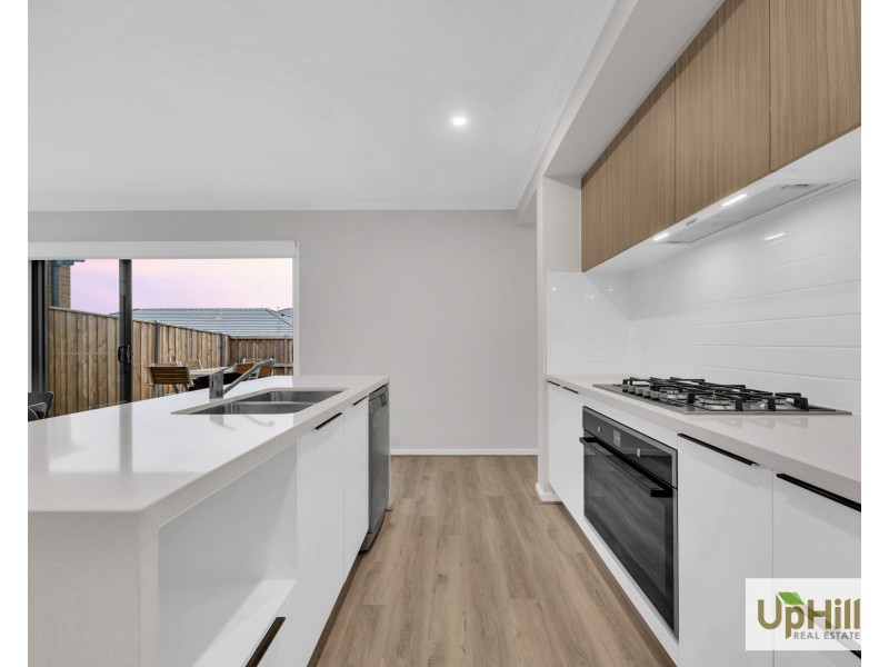 31 Marquess Crescent, Clyde North VIC 3978