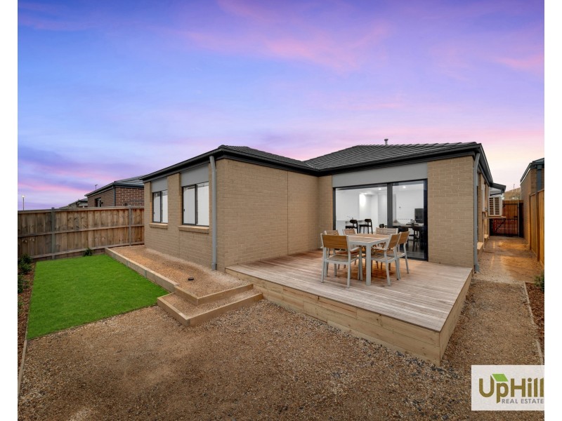 31 Marquess Crescent, Clyde North VIC 3978