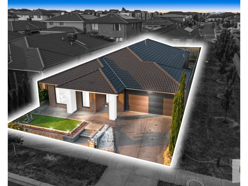 33 Westbourne street, Clyde North VIC 3978