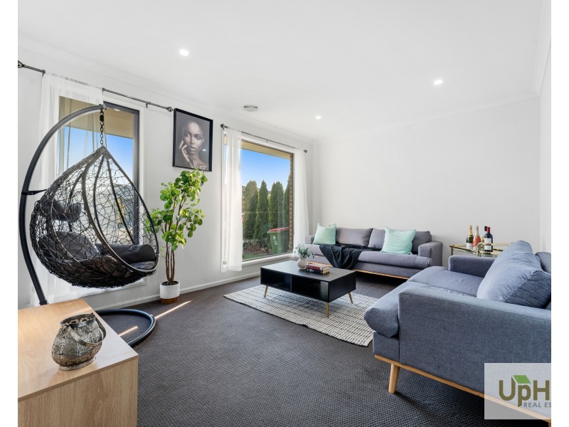 33 Westbourne street, Clyde North VIC 3978