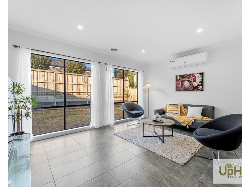 33 Westbourne street, Clyde North VIC 3978