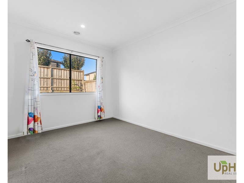 33 Westbourne street, Clyde North VIC 3978
