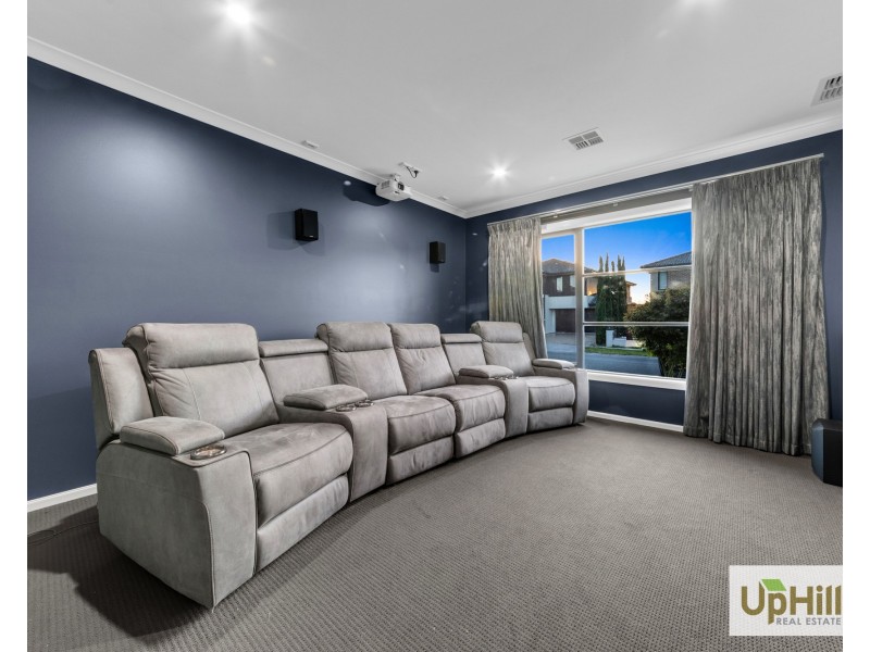 27 Picnic Avenue, Clyde North VIC 3978