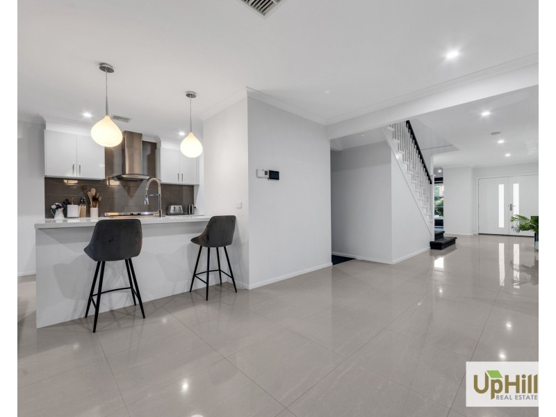 27 Picnic Avenue, Clyde North VIC 3978