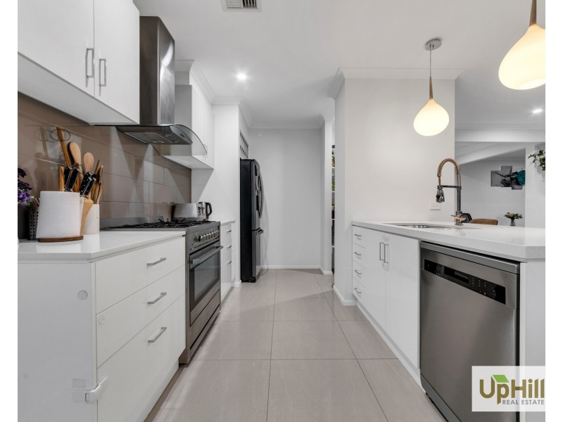 27 Picnic Avenue, Clyde North VIC 3978