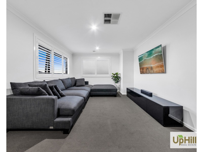 27 Picnic Avenue, Clyde North VIC 3978