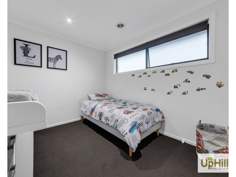 27 Picnic Avenue, Clyde North VIC 3978