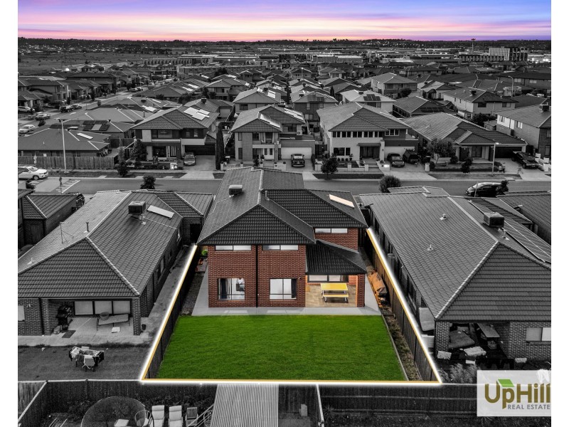 27 Picnic Avenue, Clyde North VIC 3978