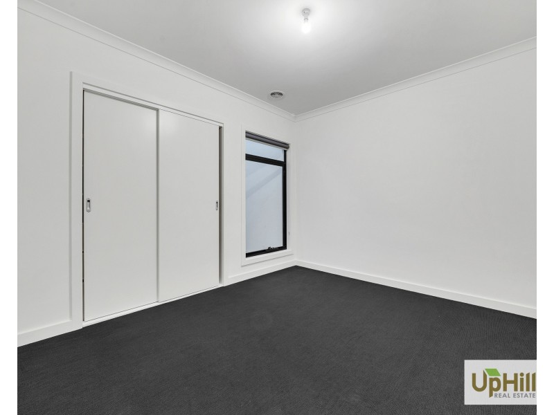 6 Stonethwaite Lane, Clyde North VIC 3978