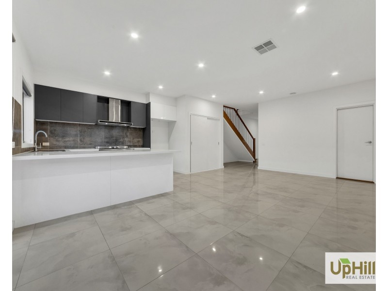 6 Stonethwaite Lane, Clyde North VIC 3978