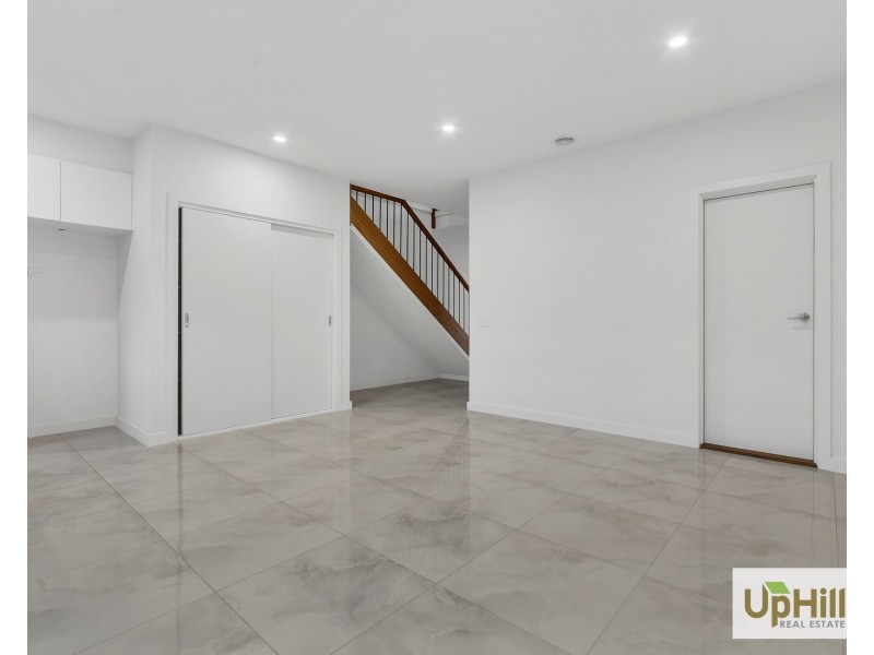 6 Stonethwaite Lane, Clyde North VIC 3978