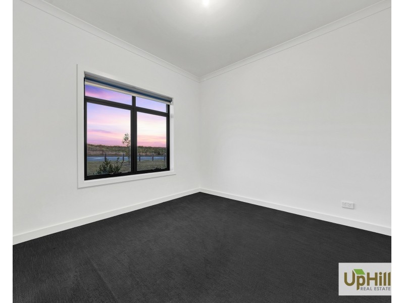 6 Stonethwaite Lane, Clyde North VIC 3978