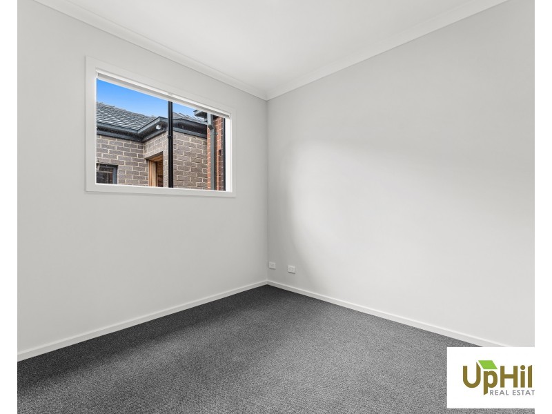 3 Monocot Avenue, Clyde North VIC 3978