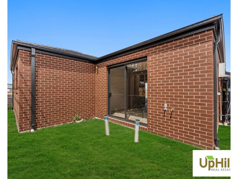 3 Monocot Avenue, Clyde North VIC 3978
