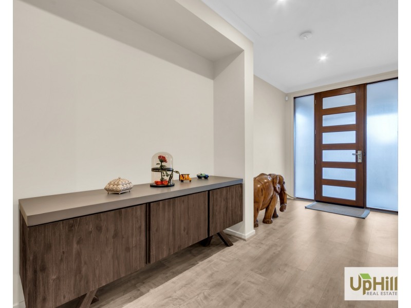 71 Moxham Drive, Clyde North VIC 3978