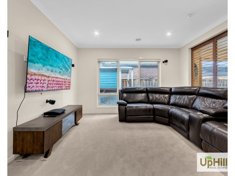 71 Moxham Drive, Clyde North VIC 3978