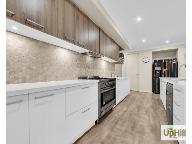 71 Moxham Drive, Clyde North VIC 3978