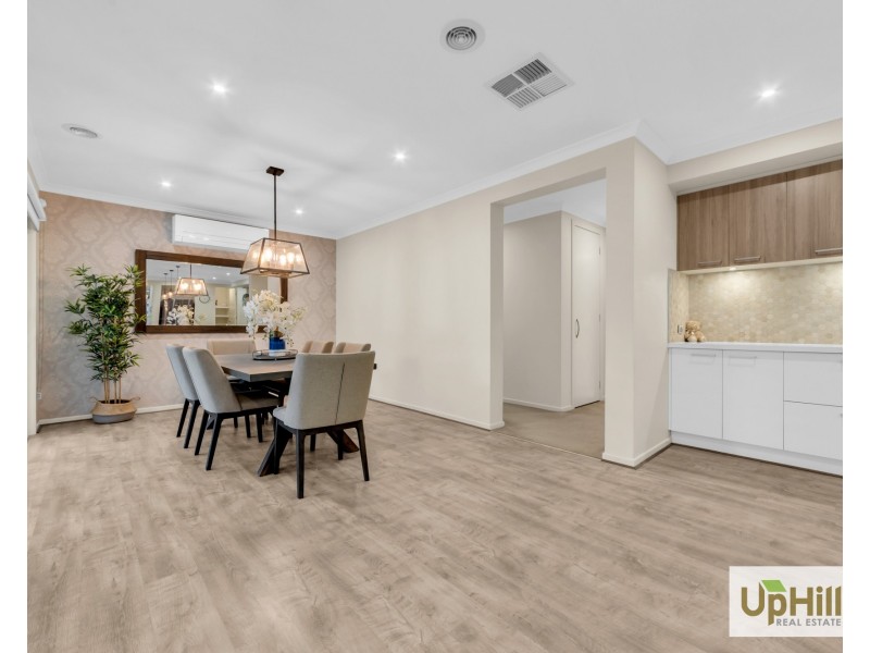 71 Moxham Drive, Clyde North VIC 3978