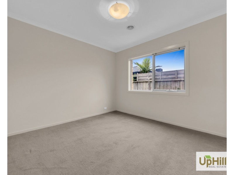 71 Moxham Drive, Clyde North VIC 3978