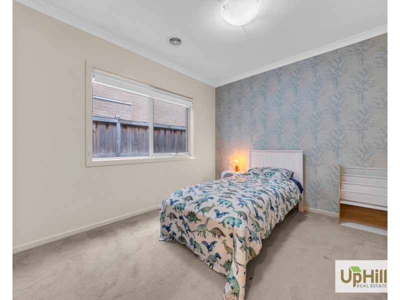 71 Moxham Drive, Clyde North VIC 3978