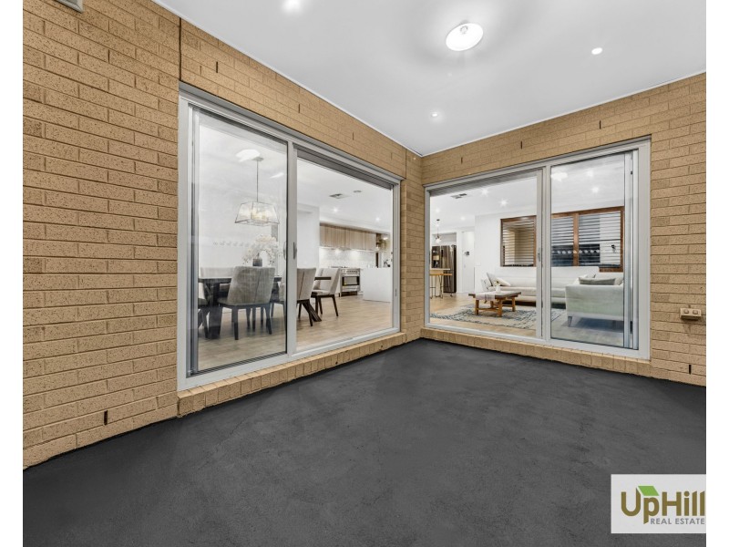 71 Moxham Drive, Clyde North VIC 3978