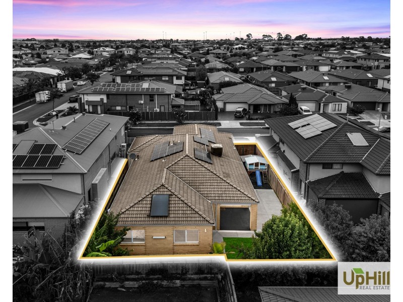 71 Moxham Drive, Clyde North VIC 3978