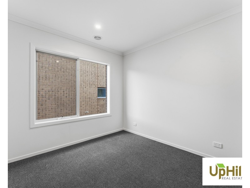 27 Monocot Avenue, Clyde North VIC 3978